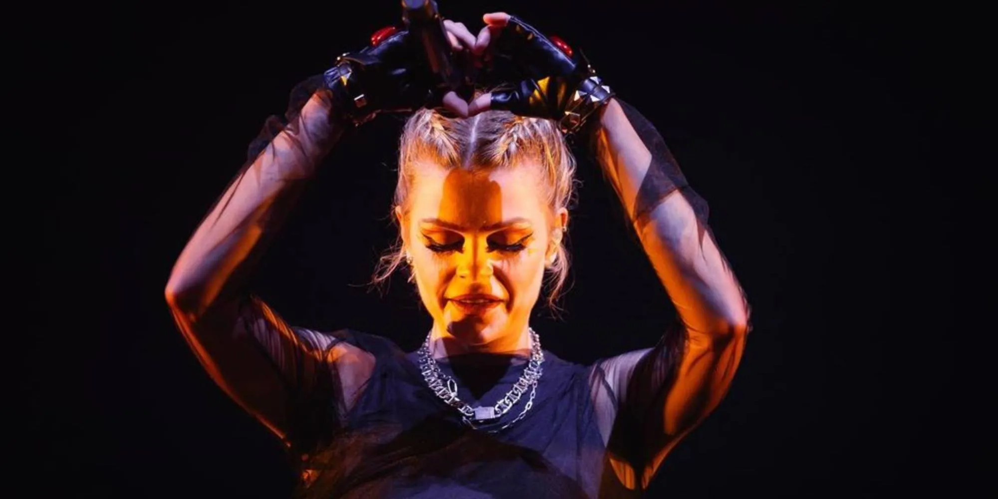davina michelle guilty pleasure britney spears foto 1