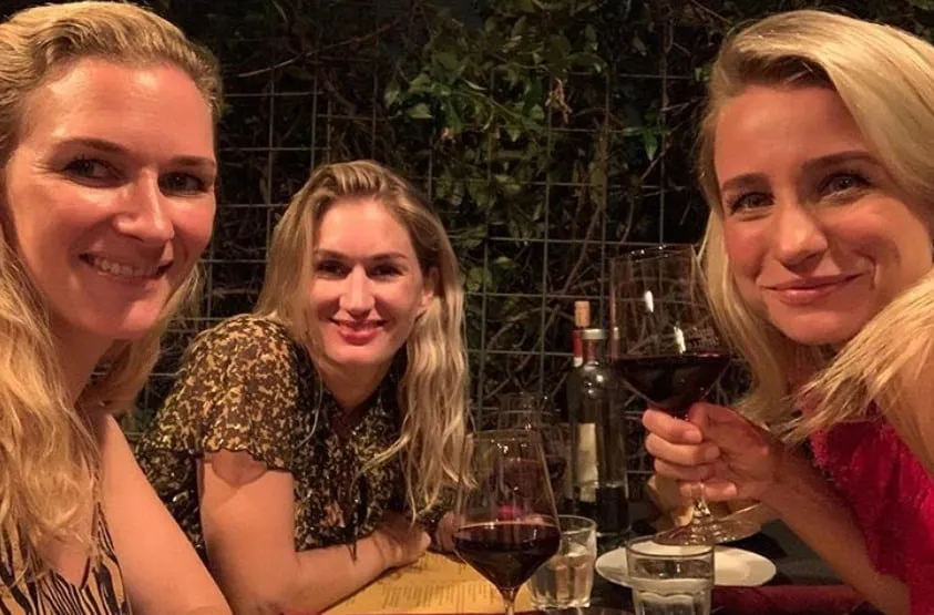 dionne stax met vriendinnen in italie