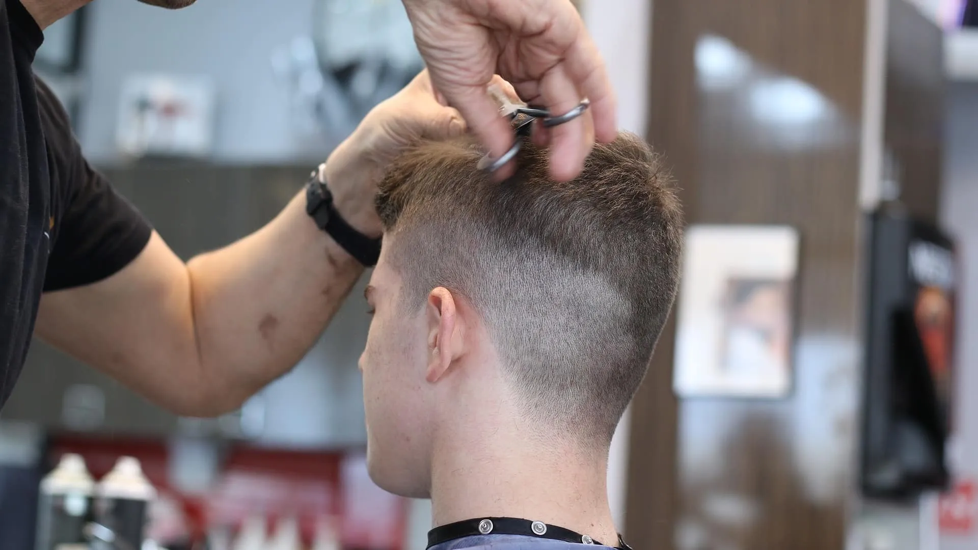 hoe eigen haar knippen man