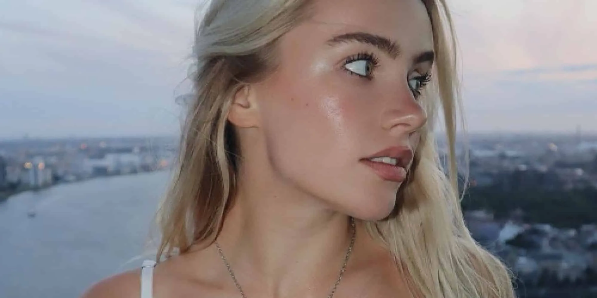 juultje tieleman is helemaal ondersteboven van foto in kort rokje 2