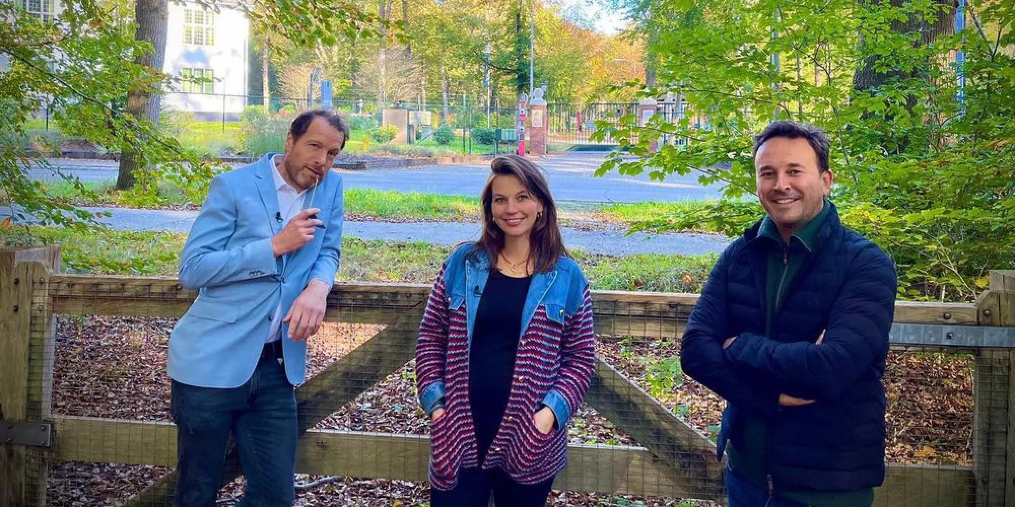 politiek verslaggever marleen de rooy krijgt enorme veer in haar achterste voor rondje binnenhof