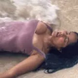 salma hayek strand