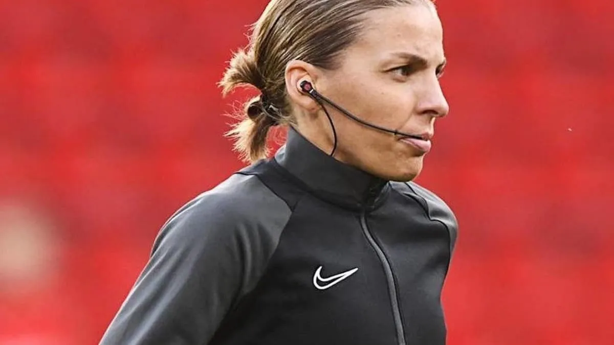stephanie frappart champions league juventus kiev scheidsrechter vrouw
