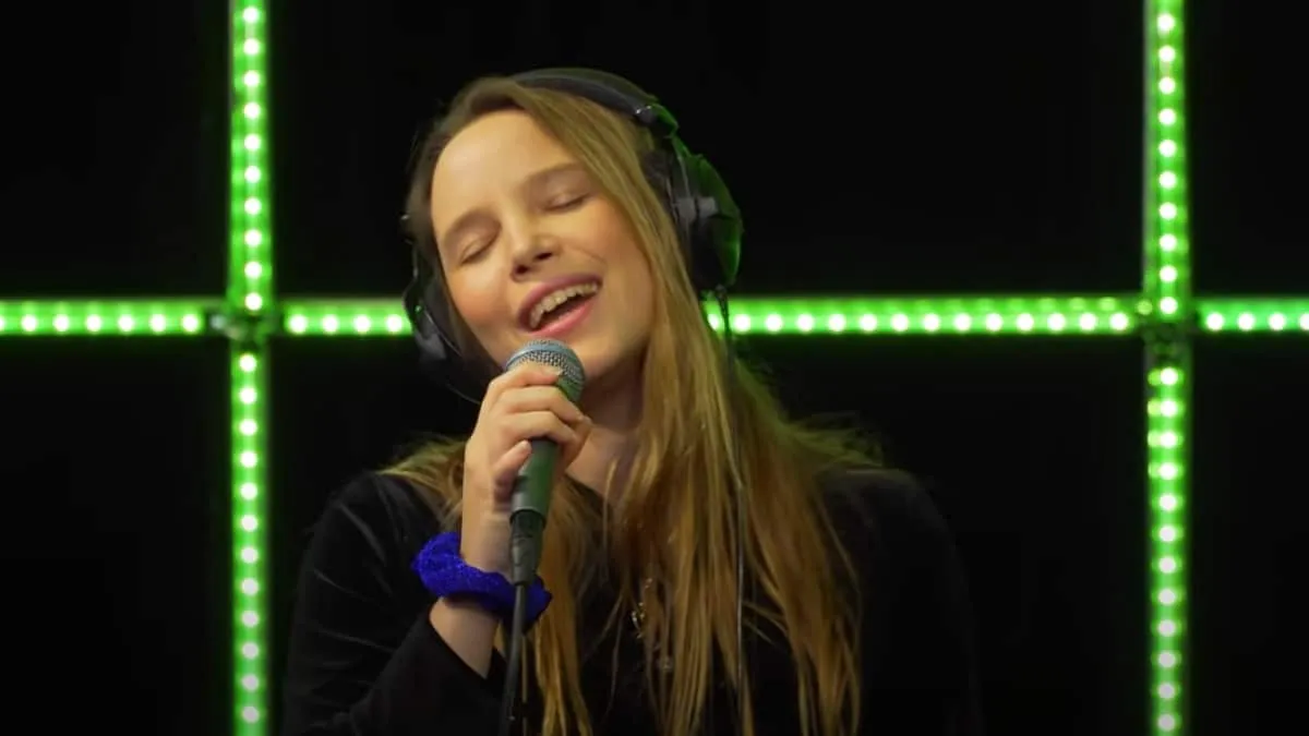 tess gaerthe stupid junior songfestival 3fm live 15 jaar later