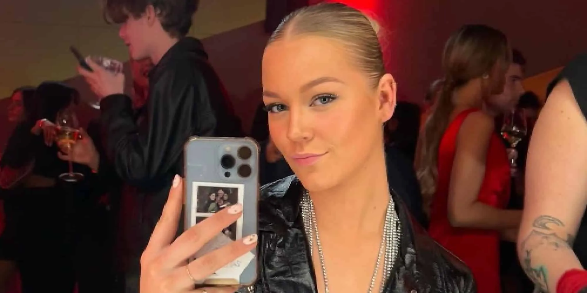 volgers marijn kuipers kunnen bijna niet geloven hoe de blondine er van achterkant uitziet