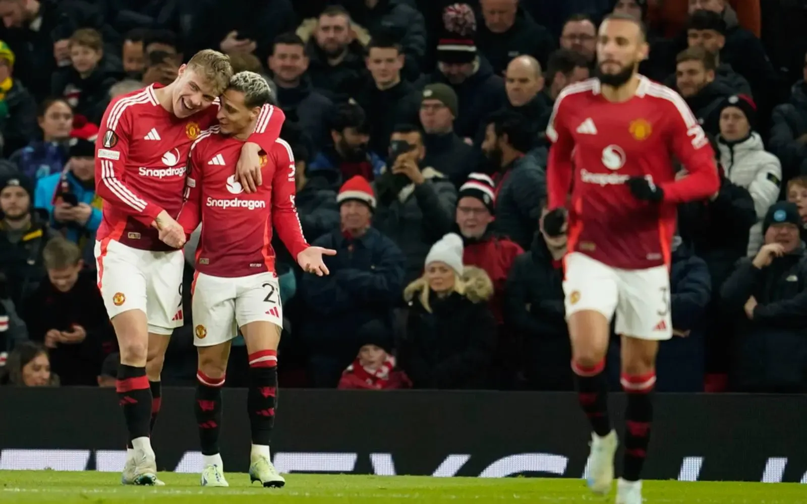 e380f489 man utd