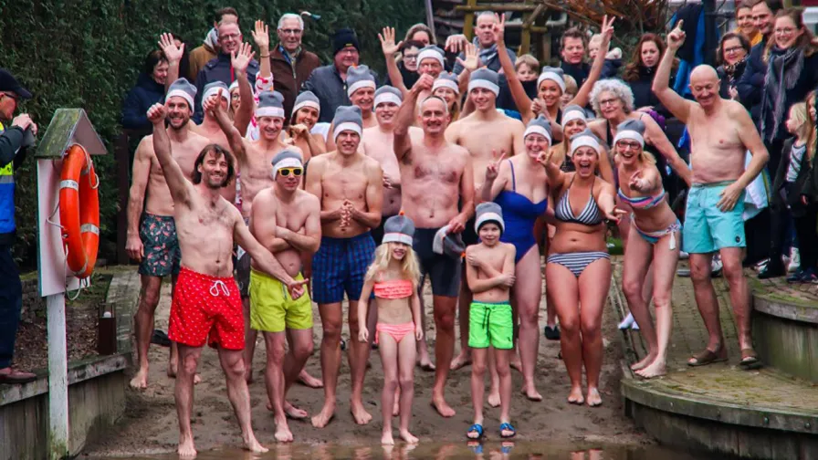 01 01 2020 nieuwjaarsduik 896x504