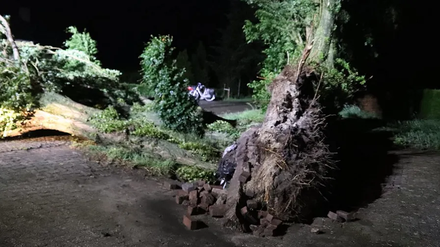 04 06 2019 stormschade krijtenburg 896x504