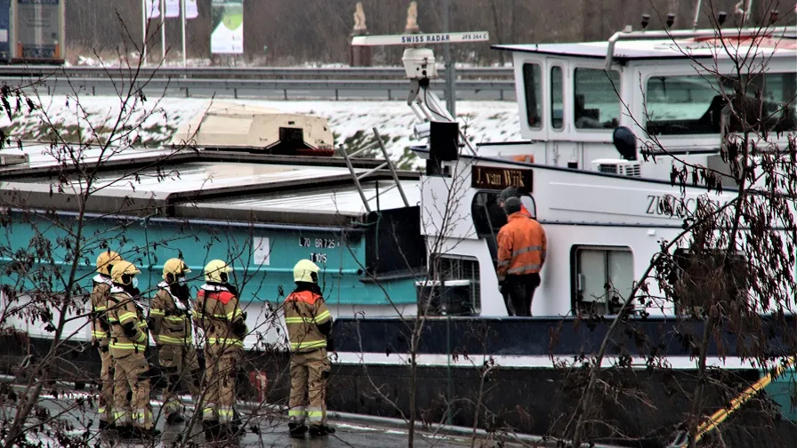 15 02 2021 schip in problemen 01