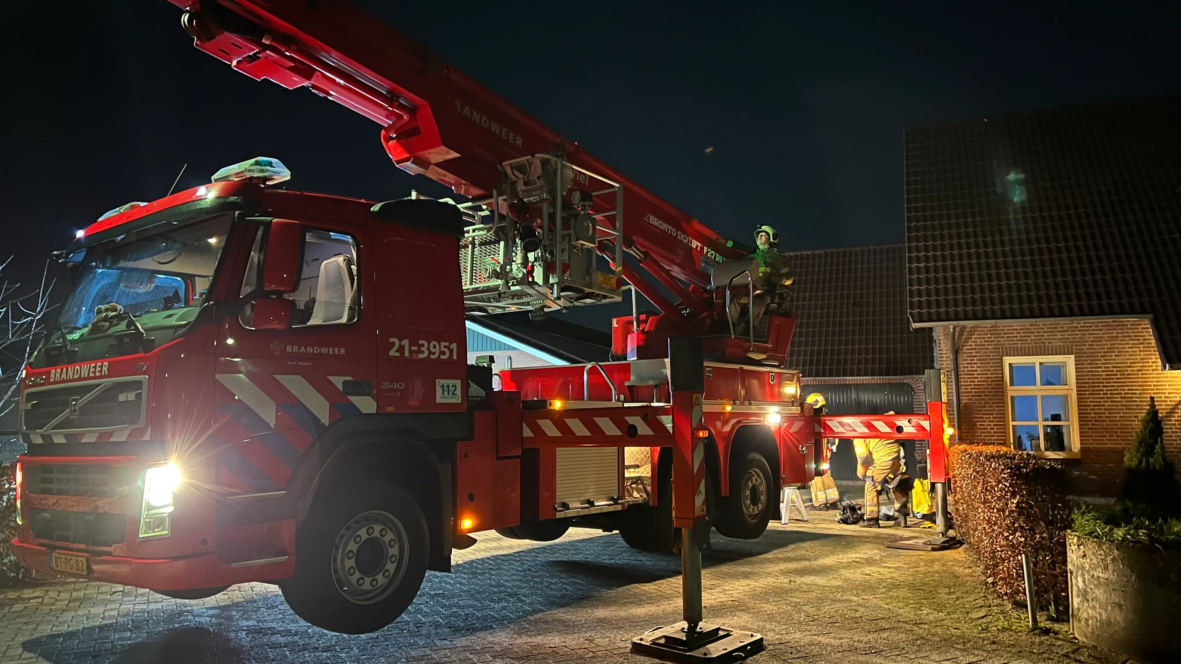 17 02 2022 schoorsteenbrand abenhoefweg eerde 01