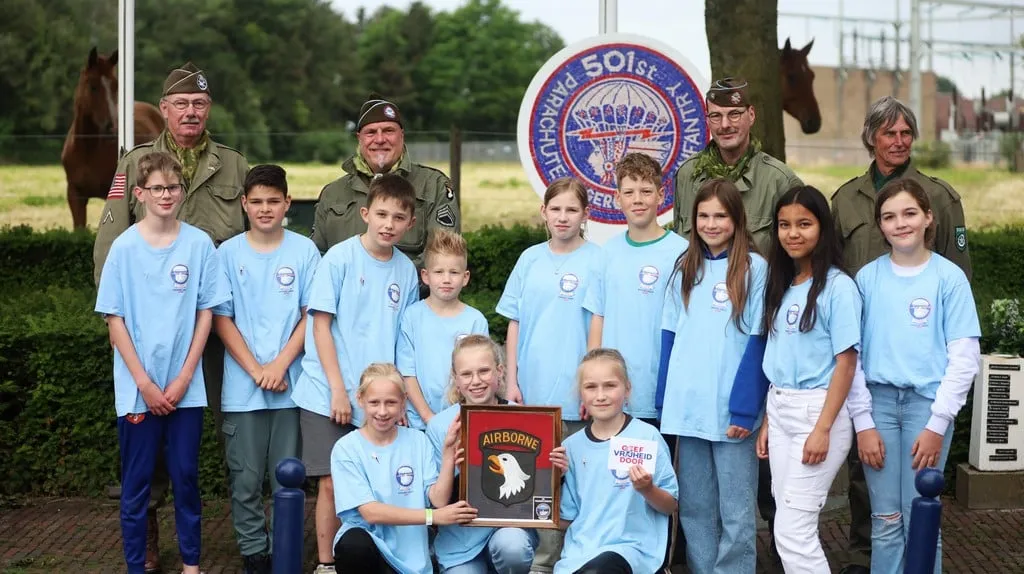 2024 06 14 overdracht geronimo monument eerde 03