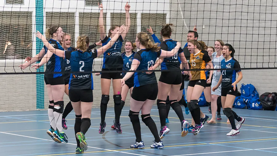 21 04 2019 skunk dames 1 896x504