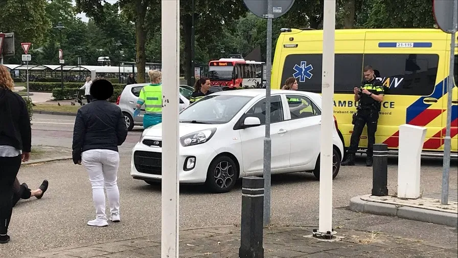 24 06 2021 fietster aangereden stadhuisplein 02