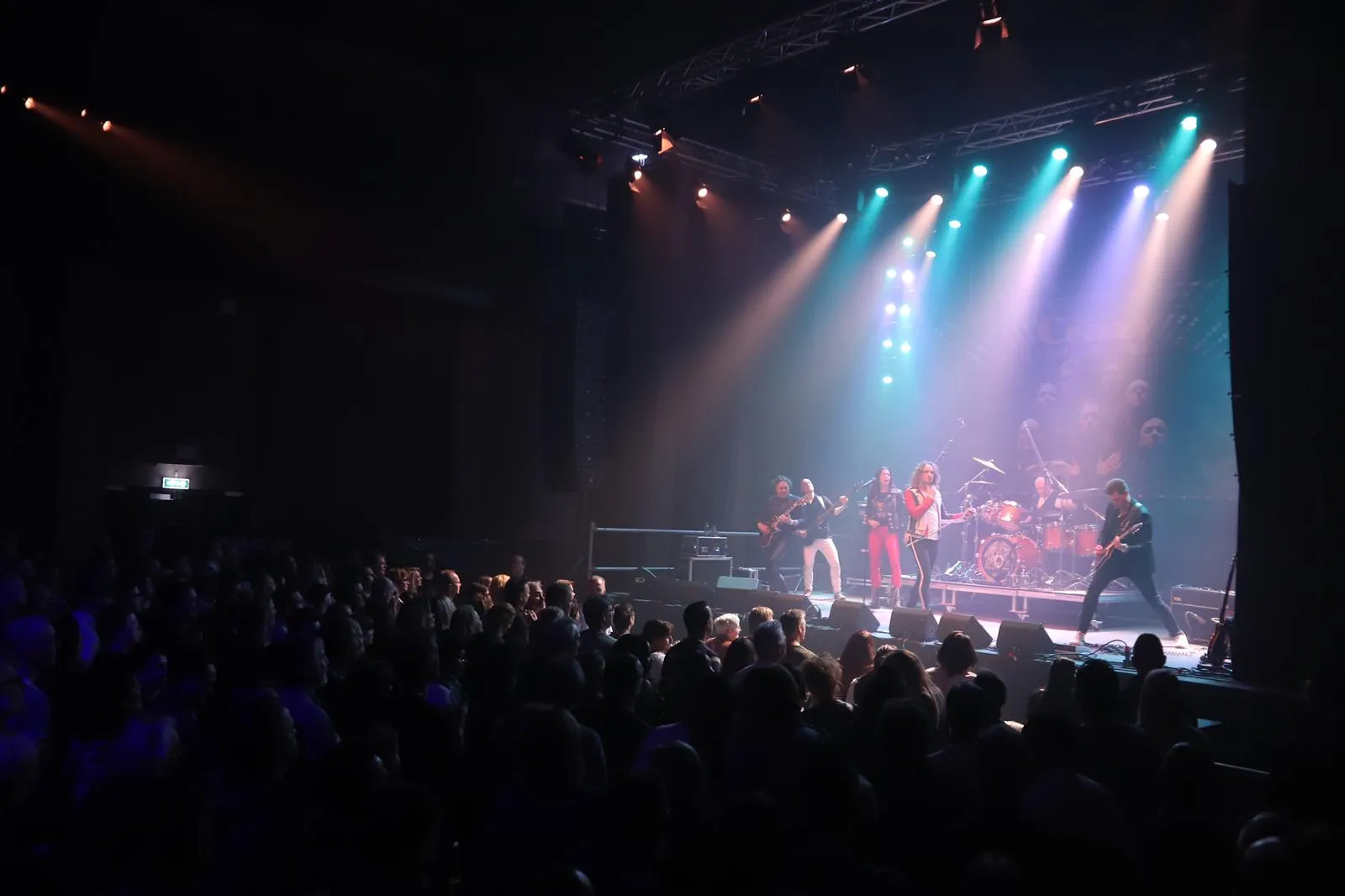 24 11 2019 alive and kicking 13