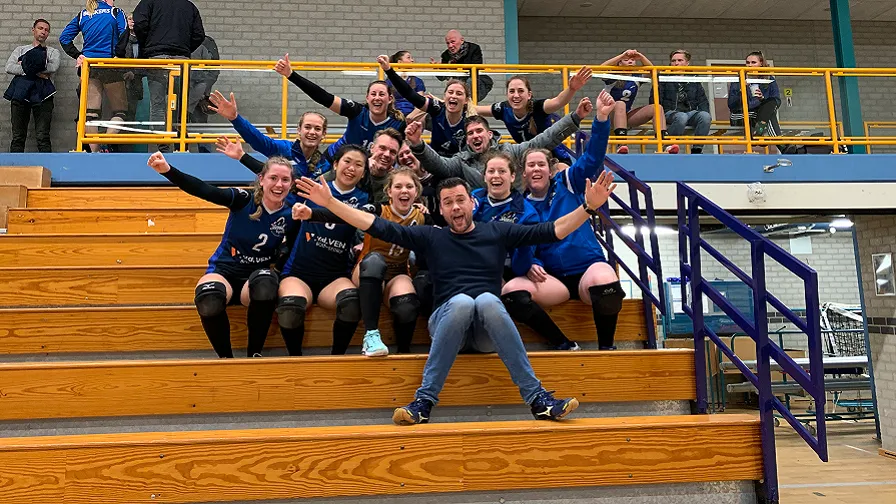 24 11 2019 skunk dames 1 8966x504