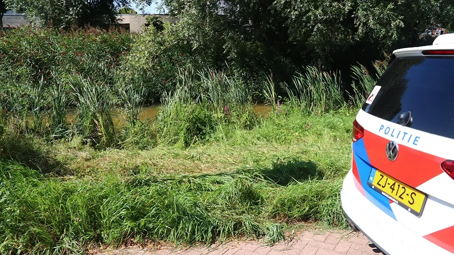 25 08 2021 auto bijna te water 02