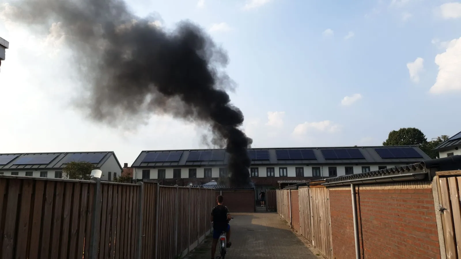 26 08 2019 brand bijgebouw chrysthenstraat 05