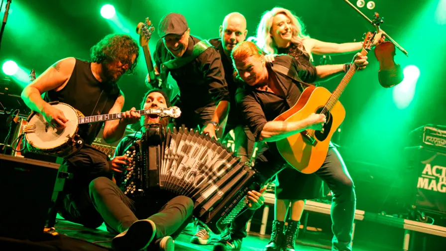 acting the maggot 896x504