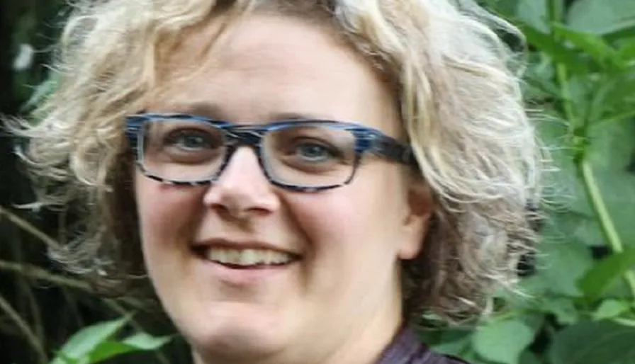 annelies 896x504
