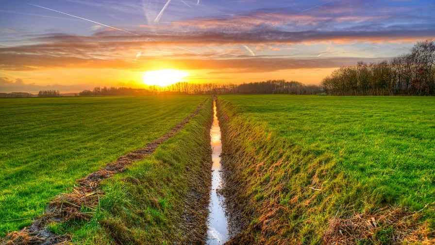 ditch g713744db3 1280