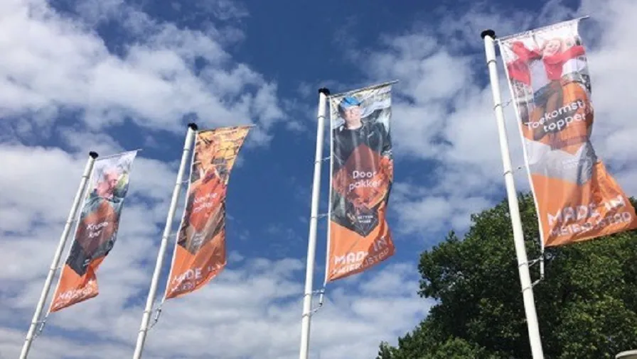 foto eerste banieren in top