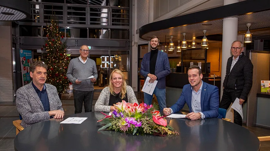 foto ondertekening 9 12 2021