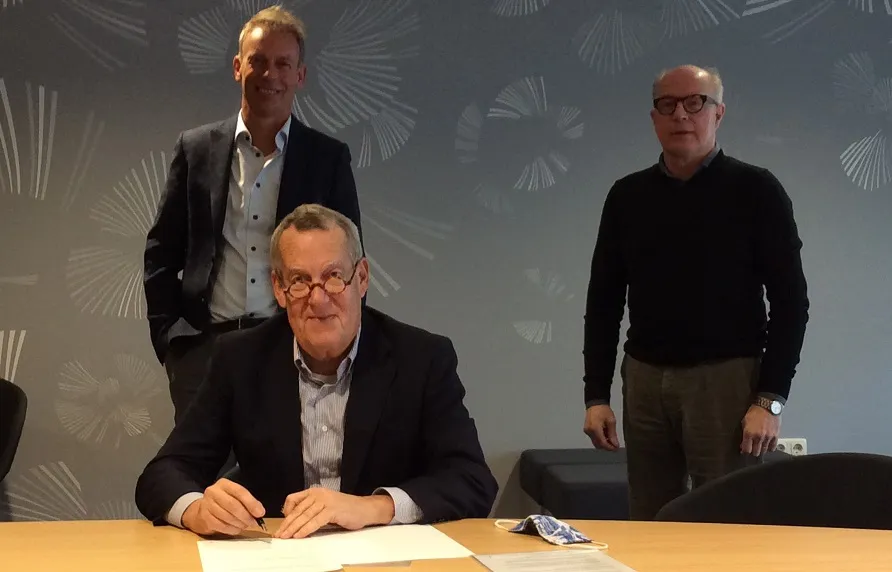 foto ondertekening overeenkomsten bedrijveninvesteringszones biz