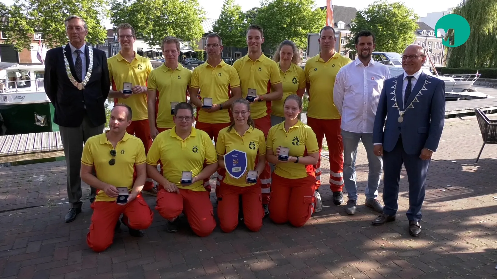 herdenkingsmedailles voor 11 leden van reddingsbrigades uden en veghel