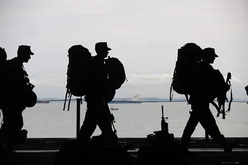 military men 569899 340