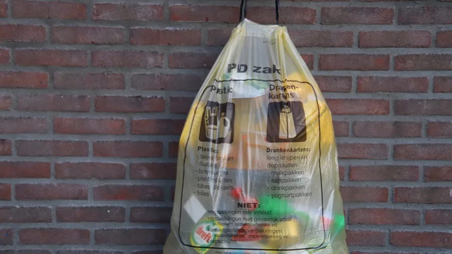 plastic afval 896x504