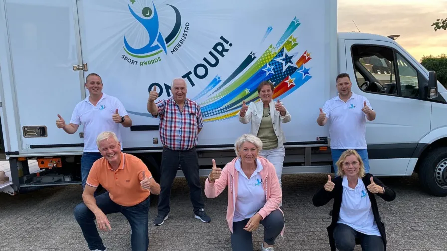 sam on tour 2020 team voor het busje