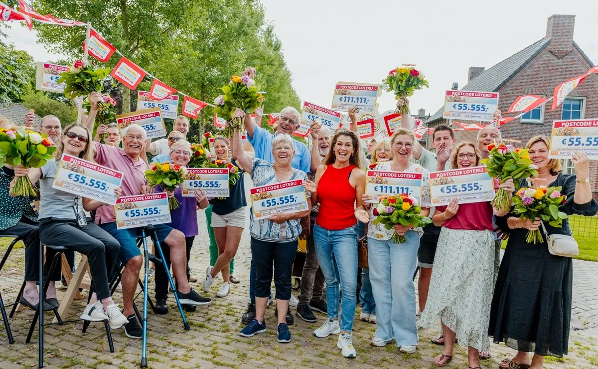 foto 1 inwoners olland verdelen 1 miljoen euro van de postcode loterij