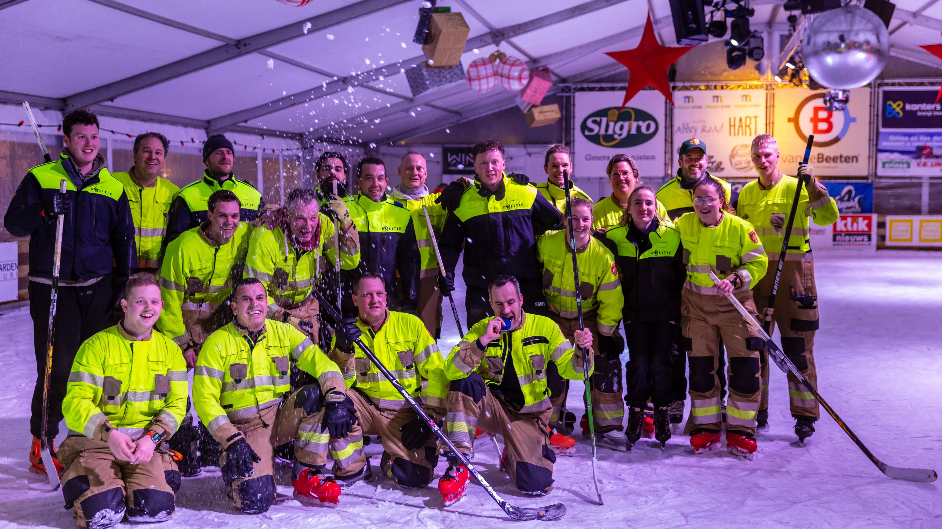 2024 12 23 ijshockey wedstrijd tussen brandweer veghel en politie 37