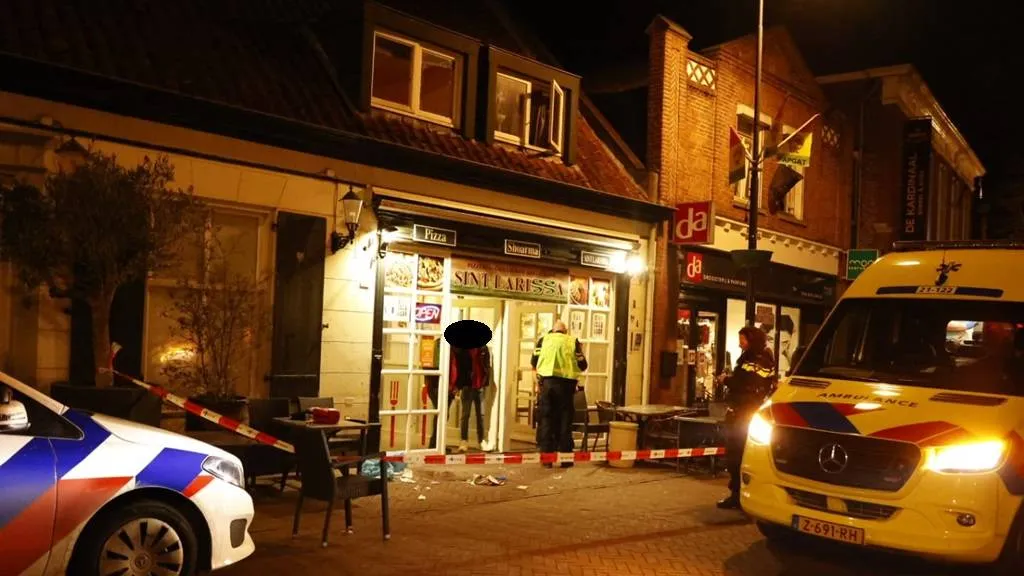 man valt uit raam 05
