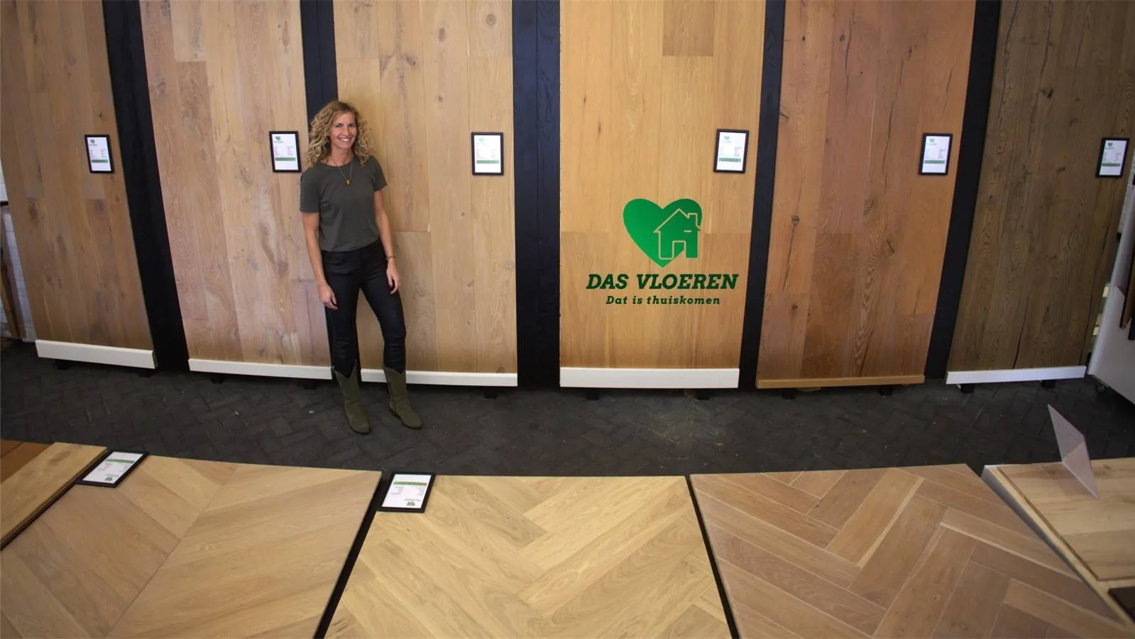 DAS Vloeren 05 met logo