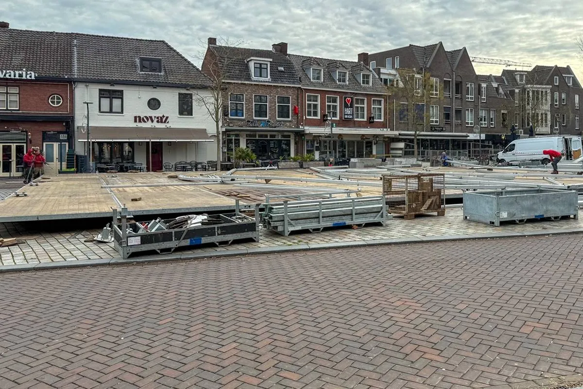 Bouw schaatsbaan 'Veghel on Ice' gestart 01