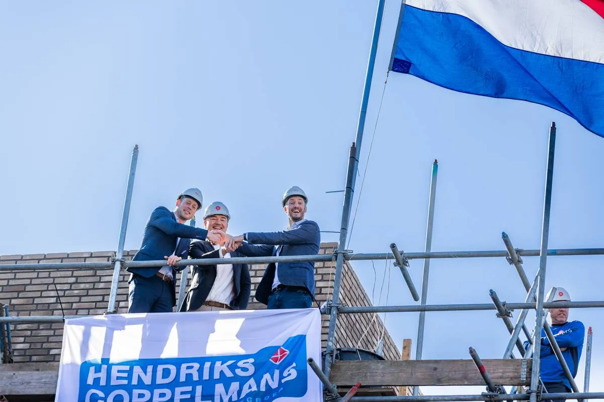 05-03-2026 Nieuwbouwproject Dahliastraat e.o. Nijnsel bereikt hoogste punt 01