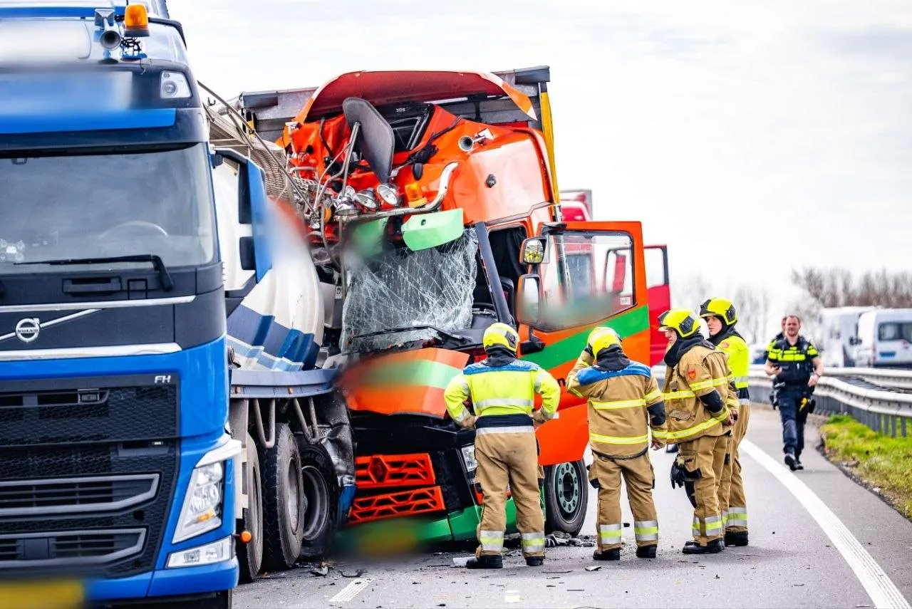 03-04-2026 Ongeval A50 Veghel 01