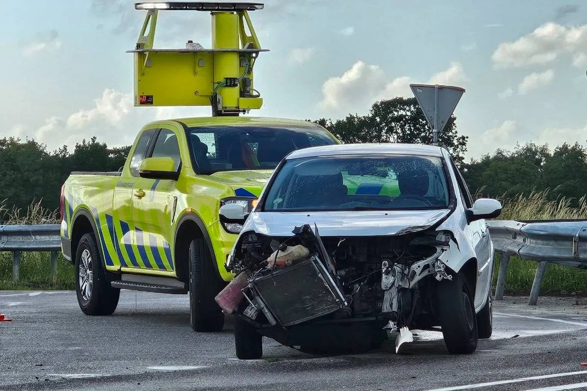 04-06-2026 Aanrijding A50 Veghel-Noord 01