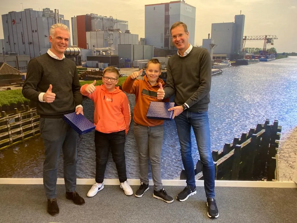 foto bij persbericht uitreking ipads