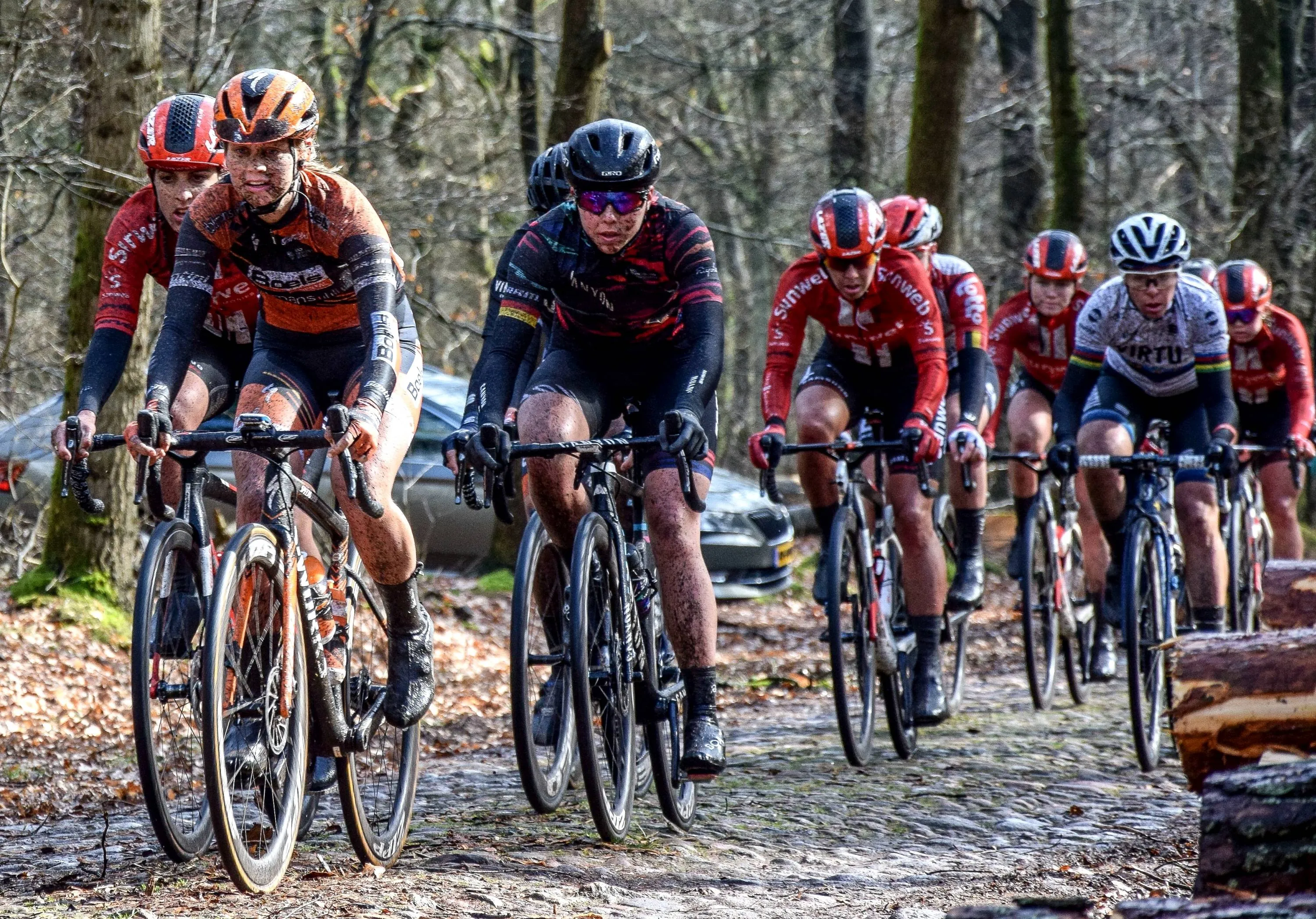 ronde van drenthe foto strijd op de drentse keien 2019 foto harm van alst