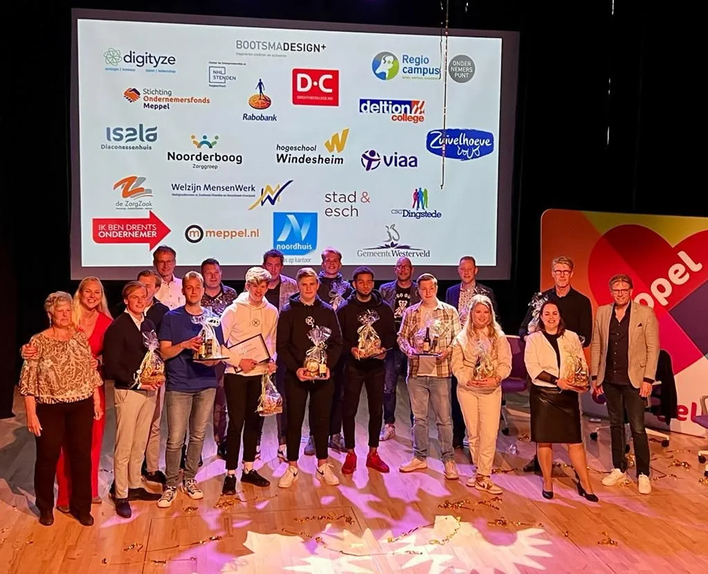short business meet up winnaar max voorberg en organisatie 010622