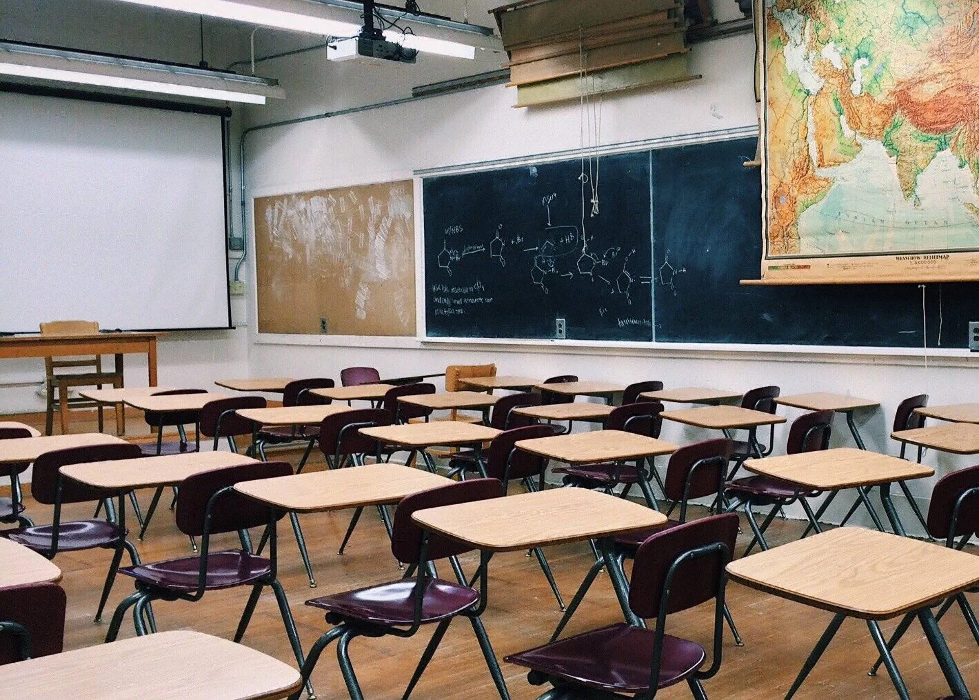 pixabay wokandapix classroom 2093744 1920