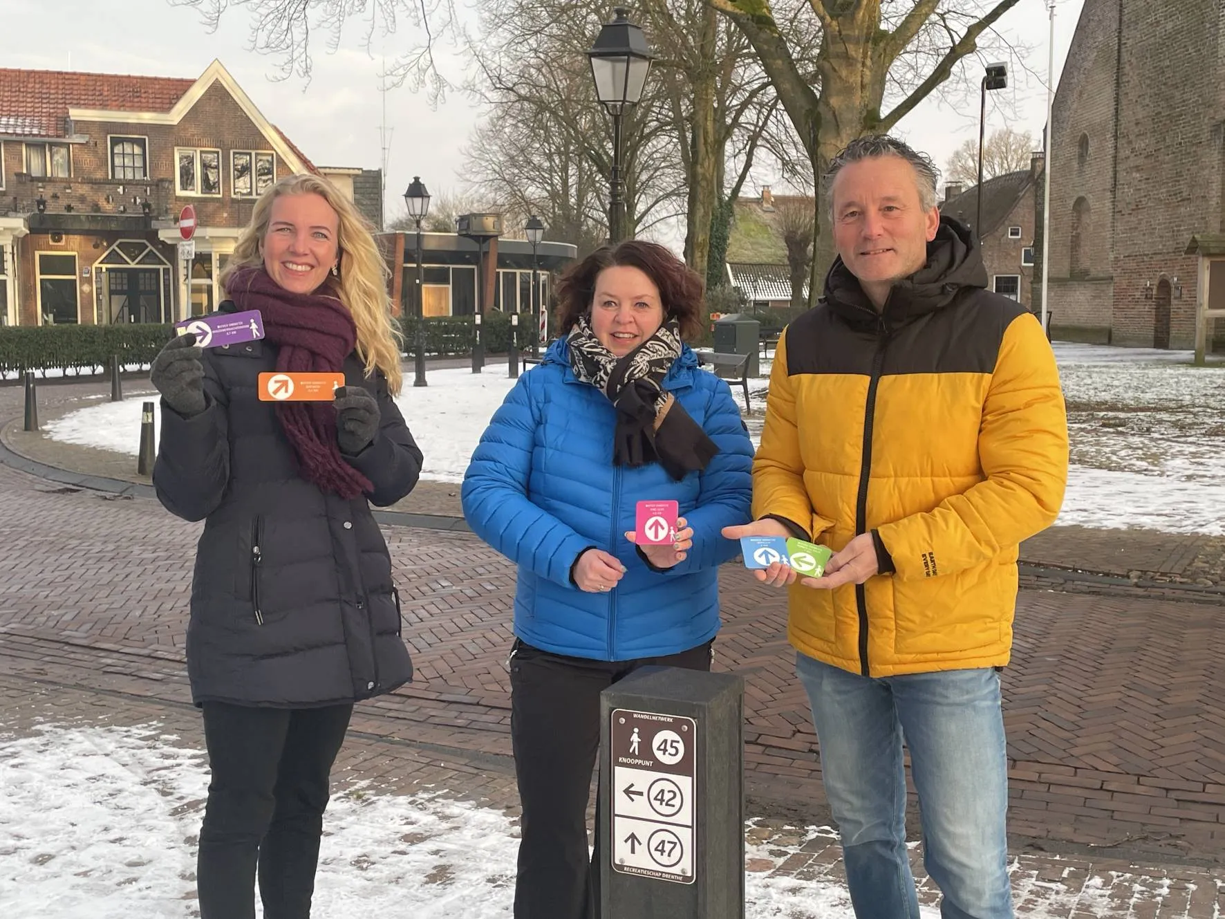 diever ommetjes kleiner evelien ellen en serge bij startpunt 4 ommetjes op de brink in diever