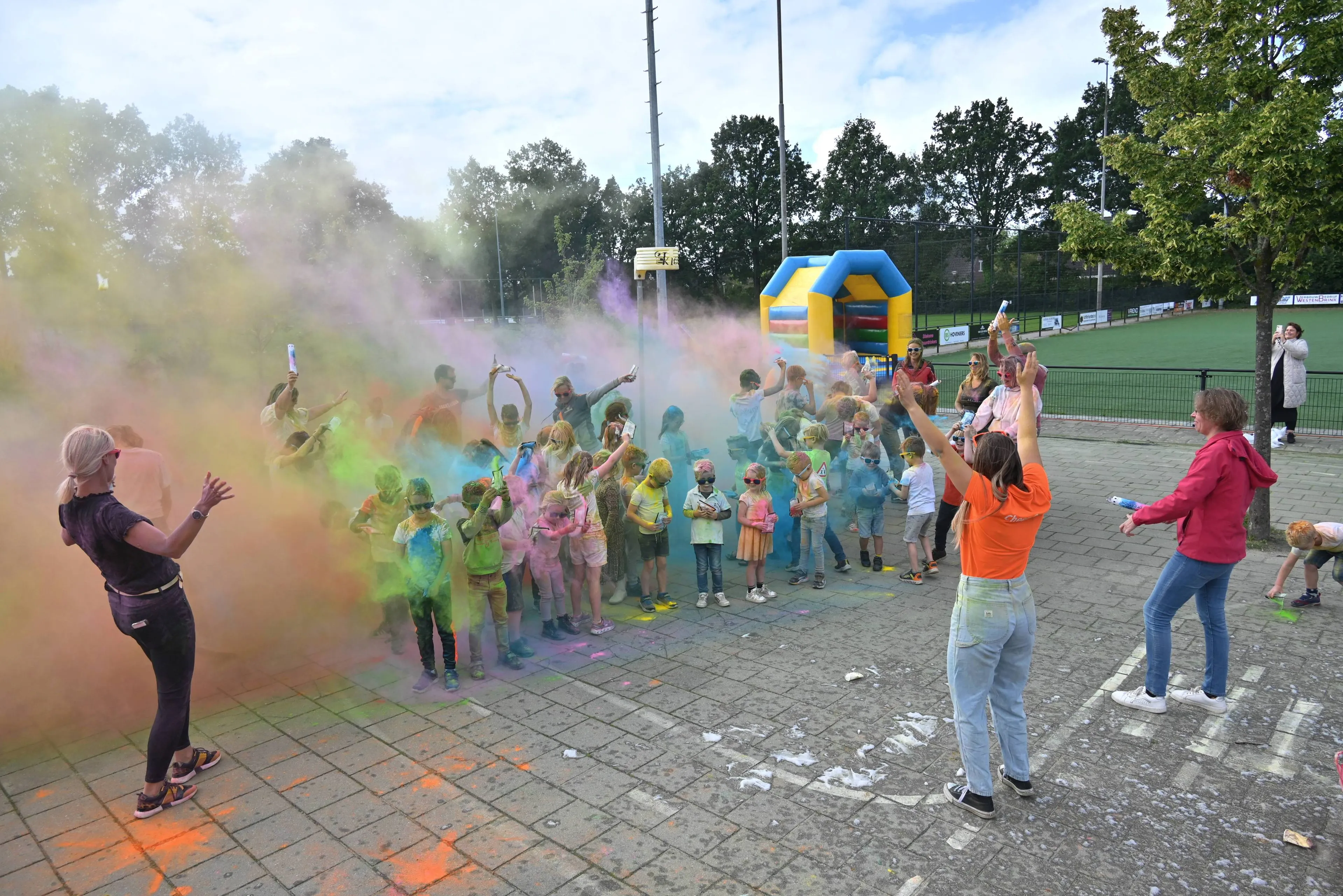 pn07082023 ruinerwold colorrun28a