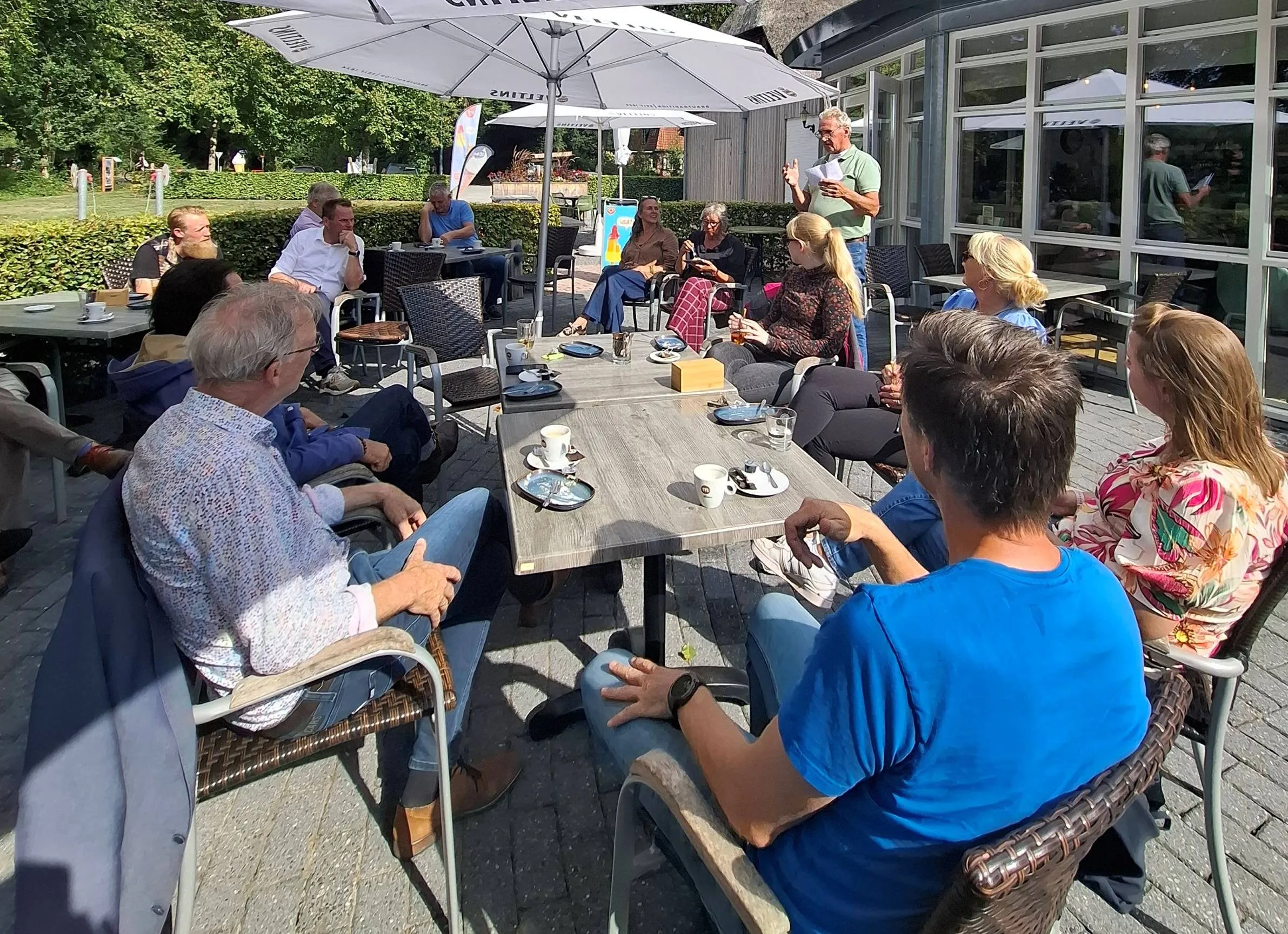 Appelscha Route jan henk veenhouwer spreekt toe
