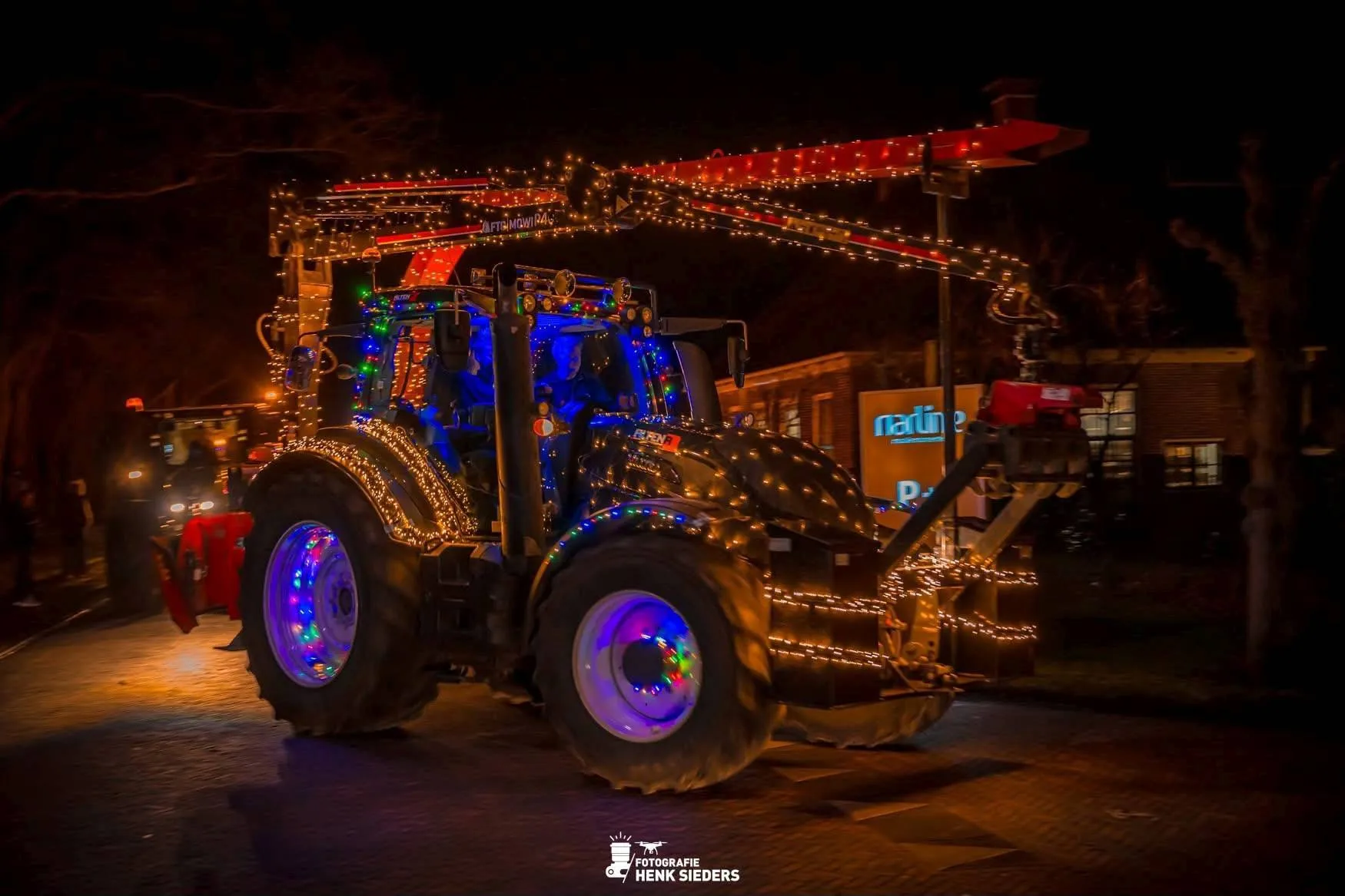 WOL Tractor verlicht3 henk sieders