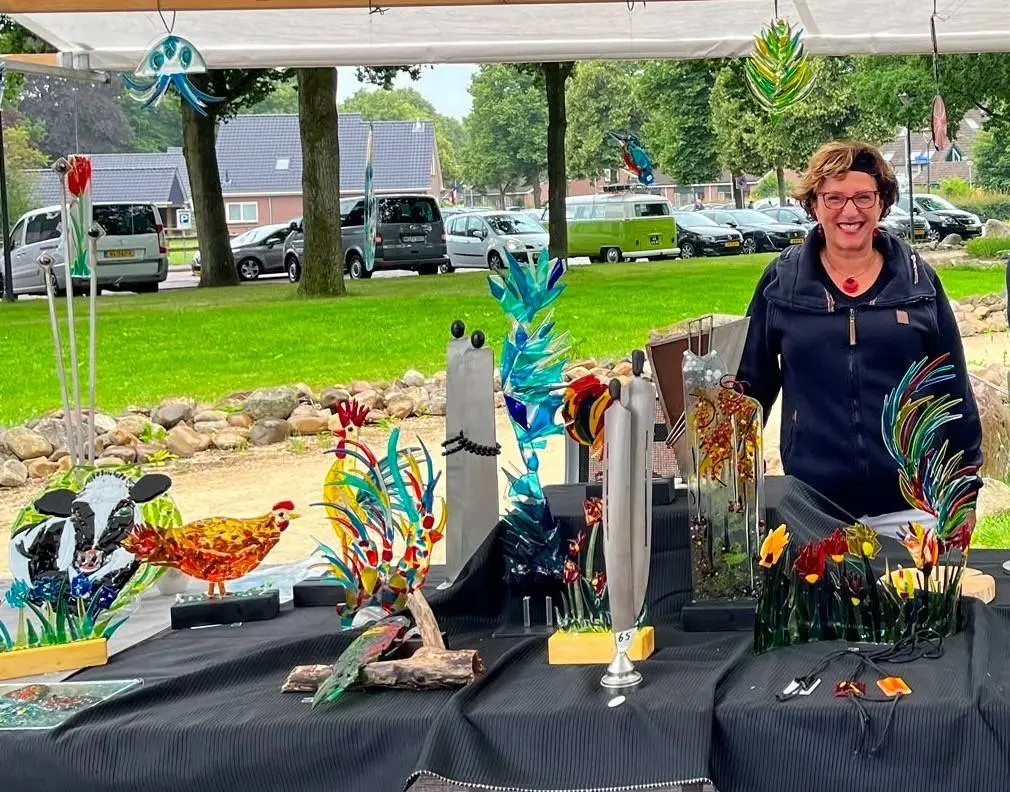 Vledder Kunstproeverij Annette Kiewiet liggende foto