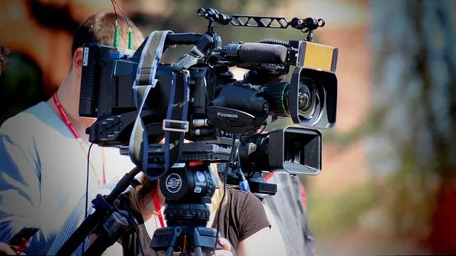 camera operator gfec614e87 640