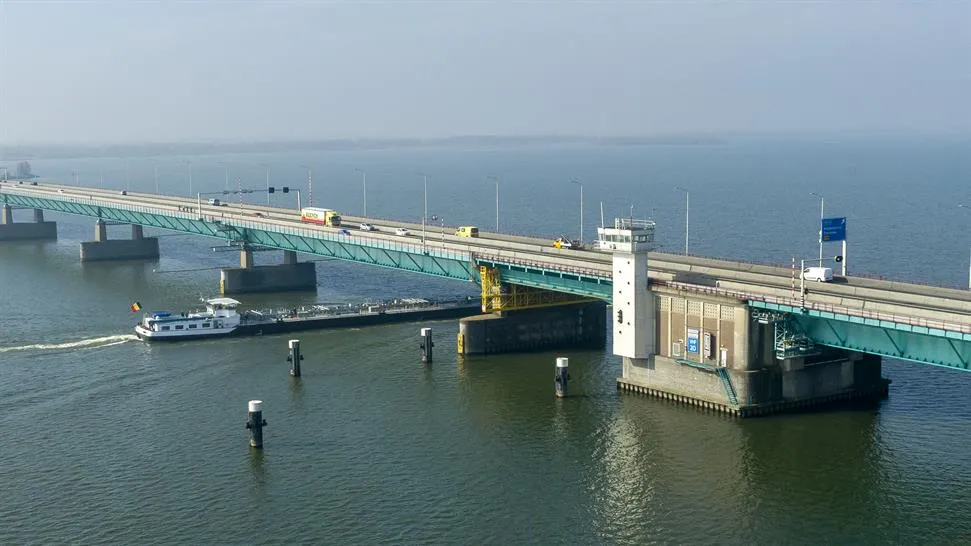 haringvlietbrug jpg 1